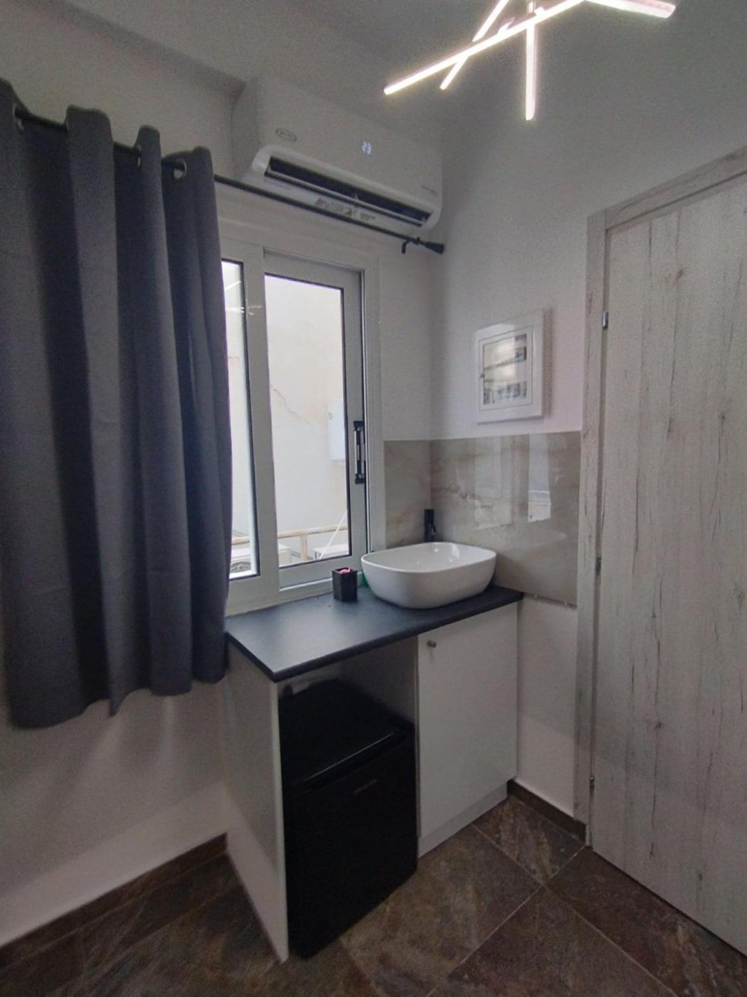 Athina Apartment *